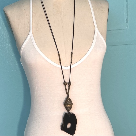 Urban Outfitters Women's Sliced Black Agate Statement Necklace - Picture 5 of 5